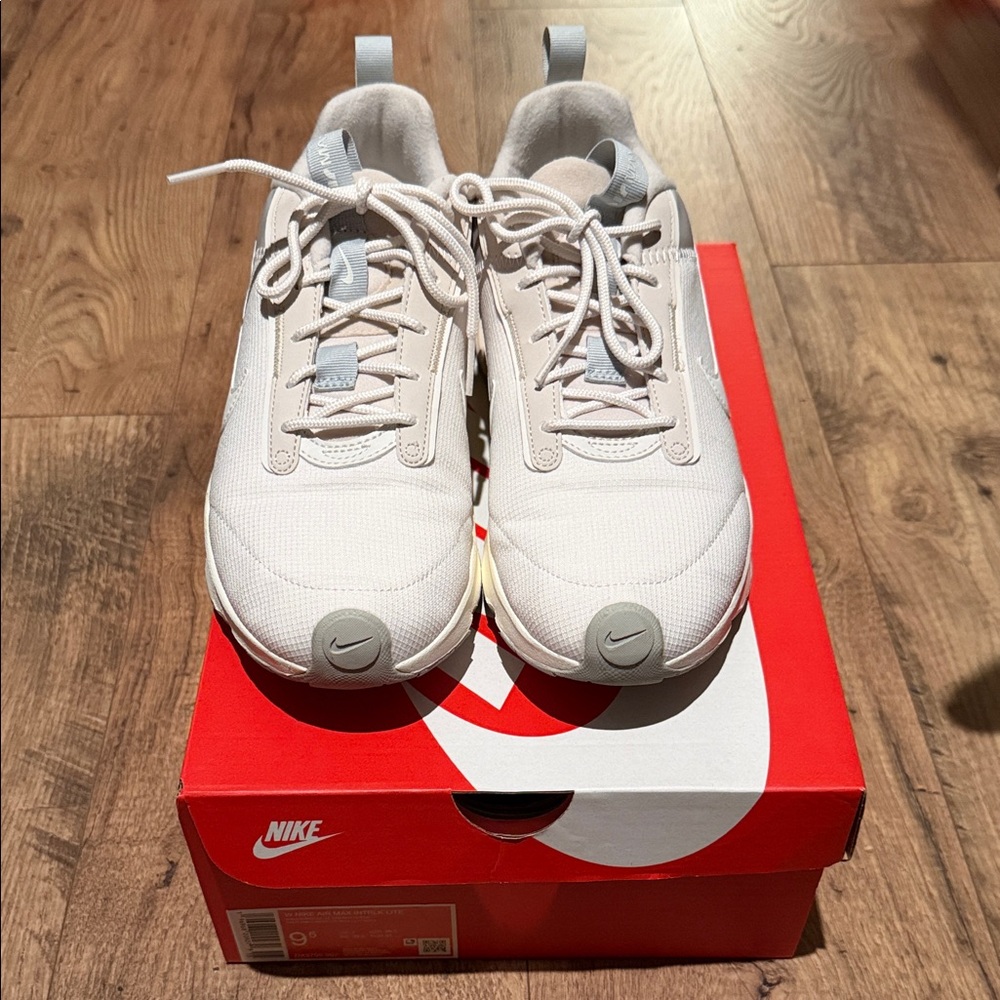 Nike Cream and Gray Athletic Shoes